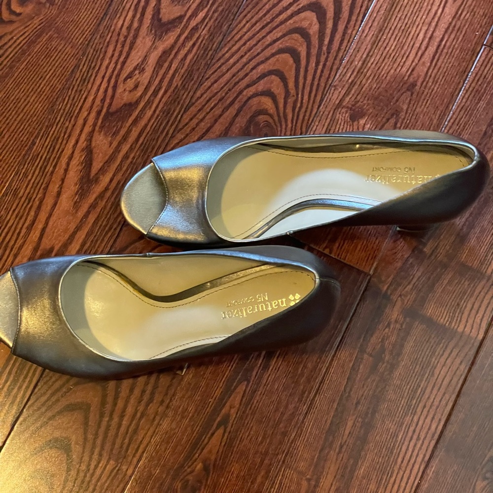 Naturalizer  pumps -bronze / champagne colour .